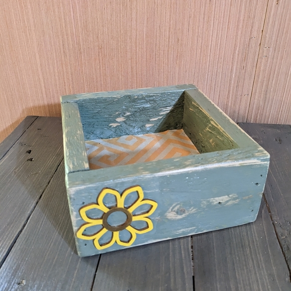 Hand made Wood Box Home Handcrafted Green & Yellow - Picture 2 of 4